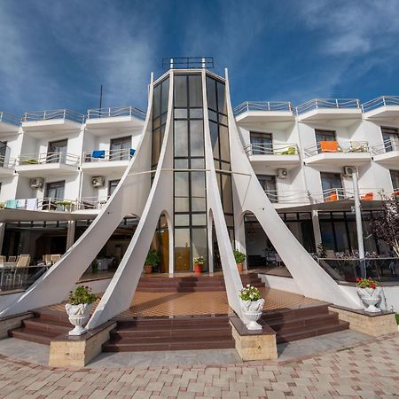 Edva Resort Radhimë エクステリア 写真
