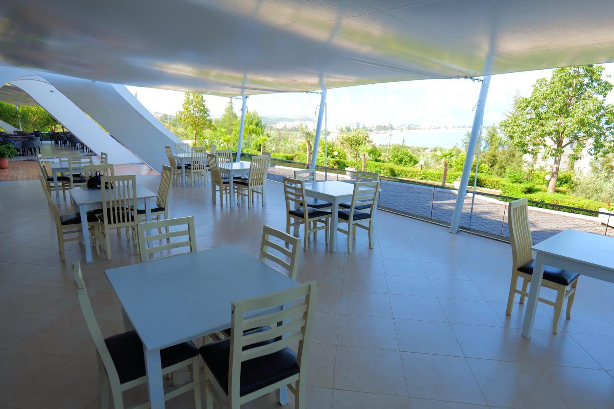 Edva Resort Radhimë エクステリア 写真