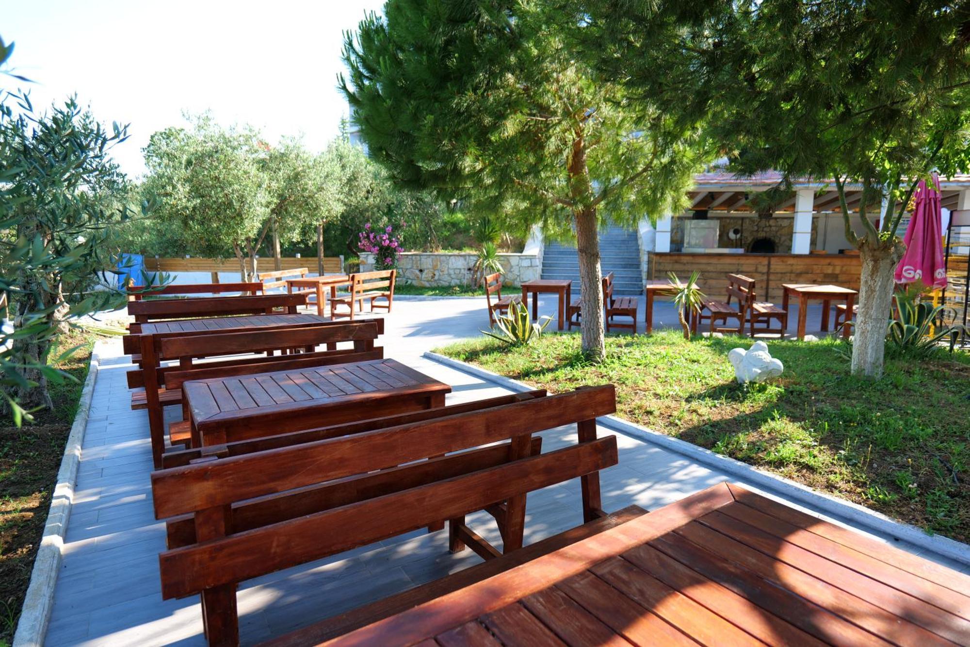 Edva Resort Radhimë エクステリア 写真