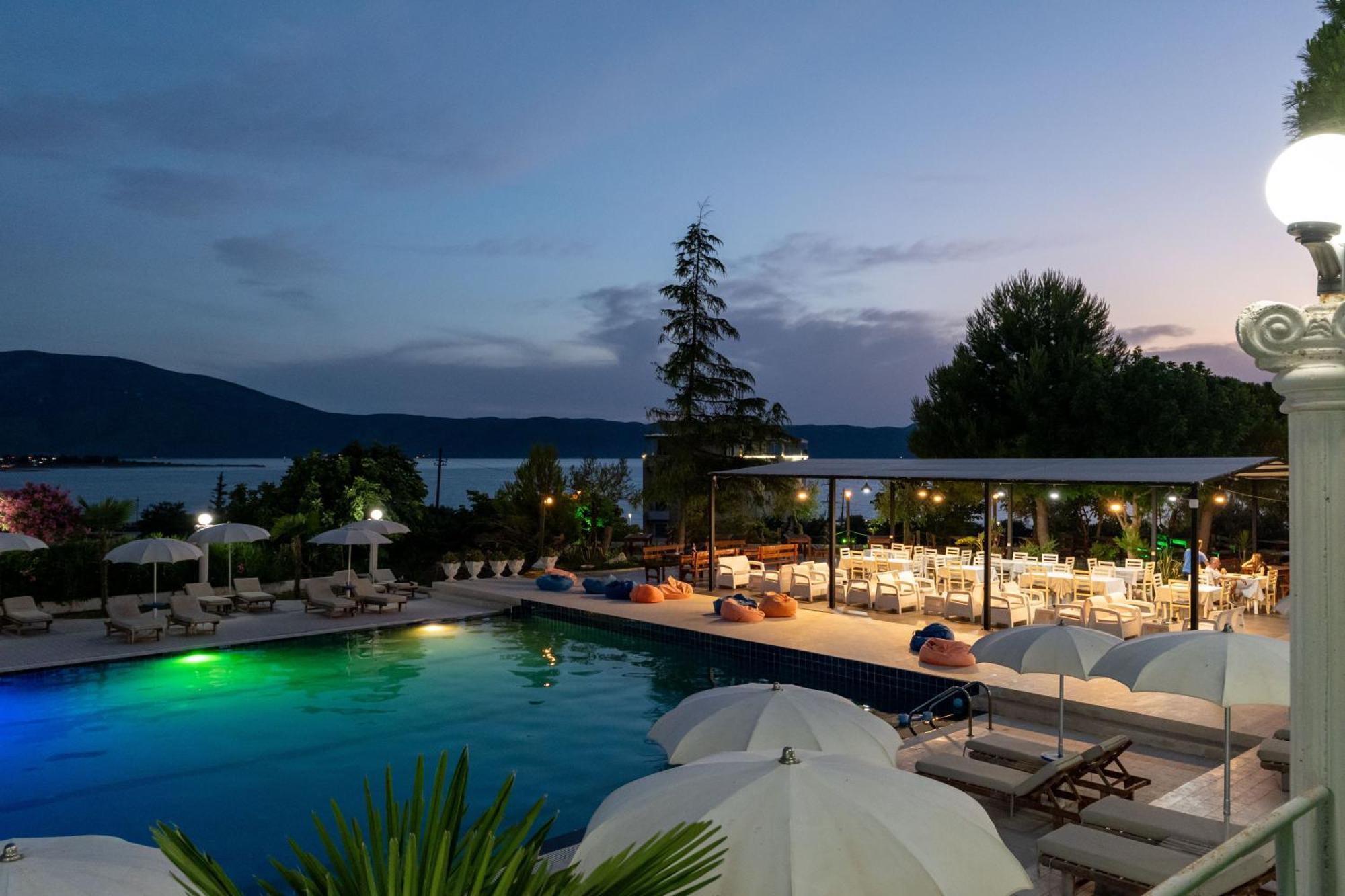 Edva Resort Radhimë エクステリア 写真