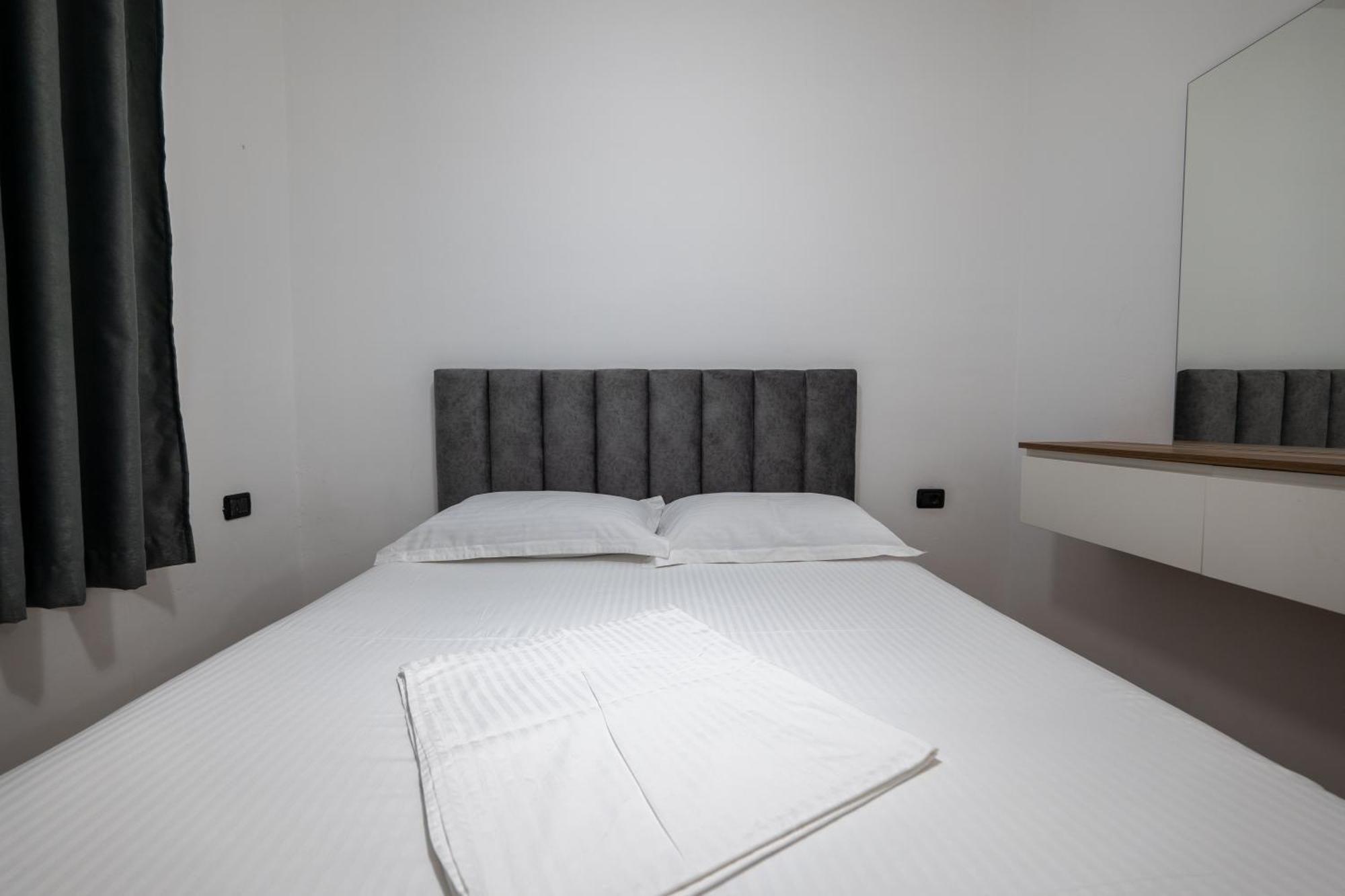 Edva Resort Radhimë エクステリア 写真