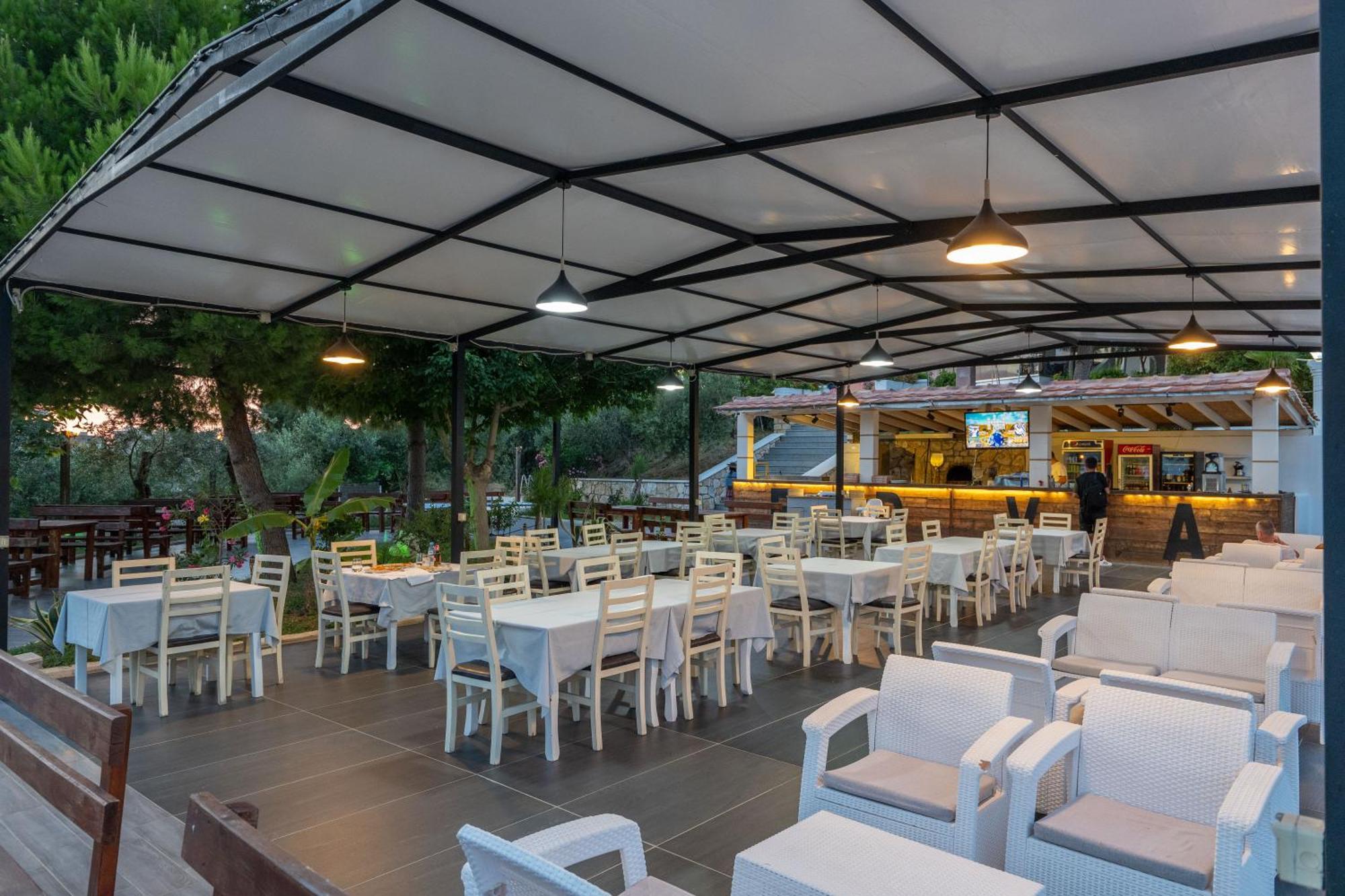 Edva Resort Radhimë エクステリア 写真
