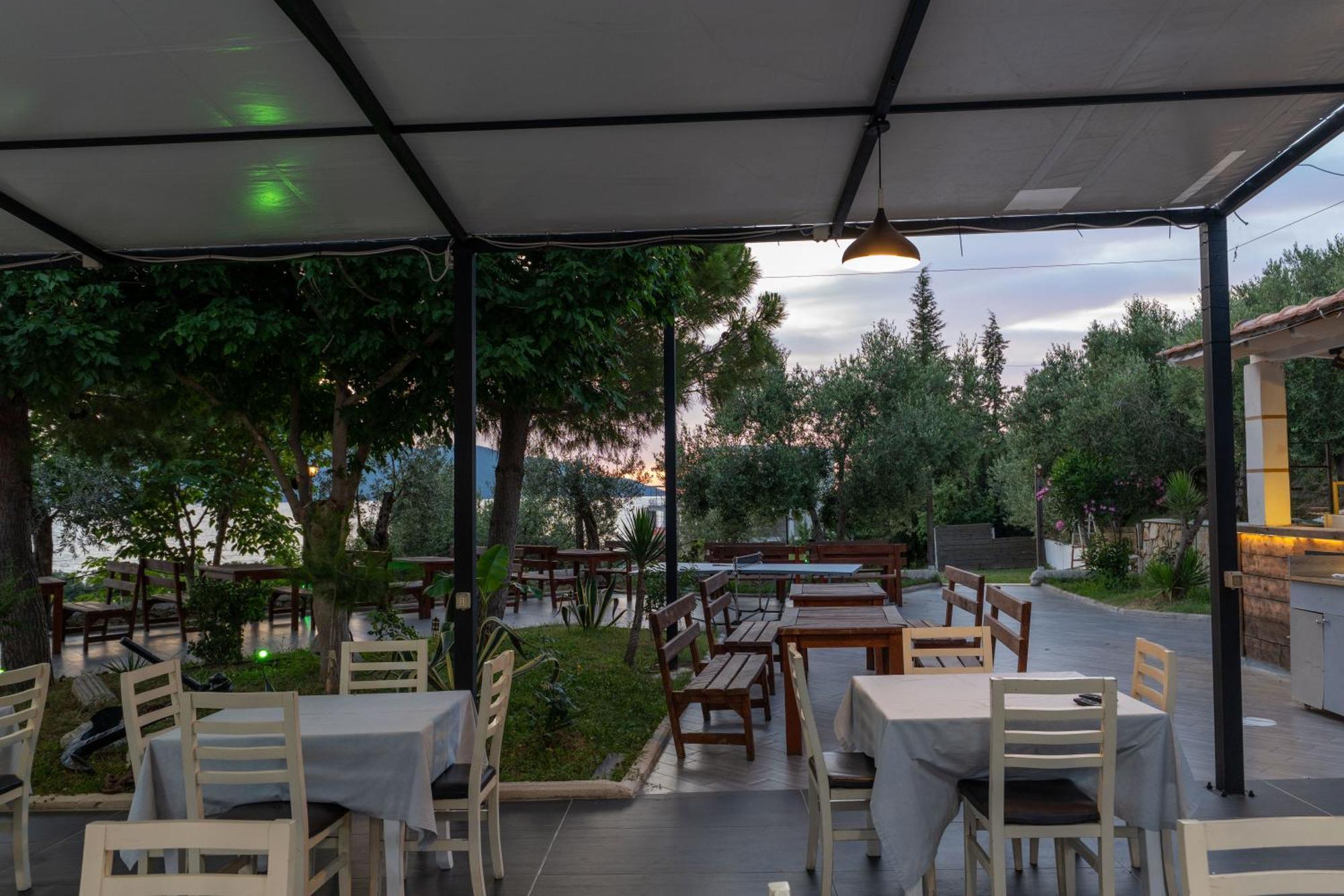 Edva Resort Radhimë エクステリア 写真