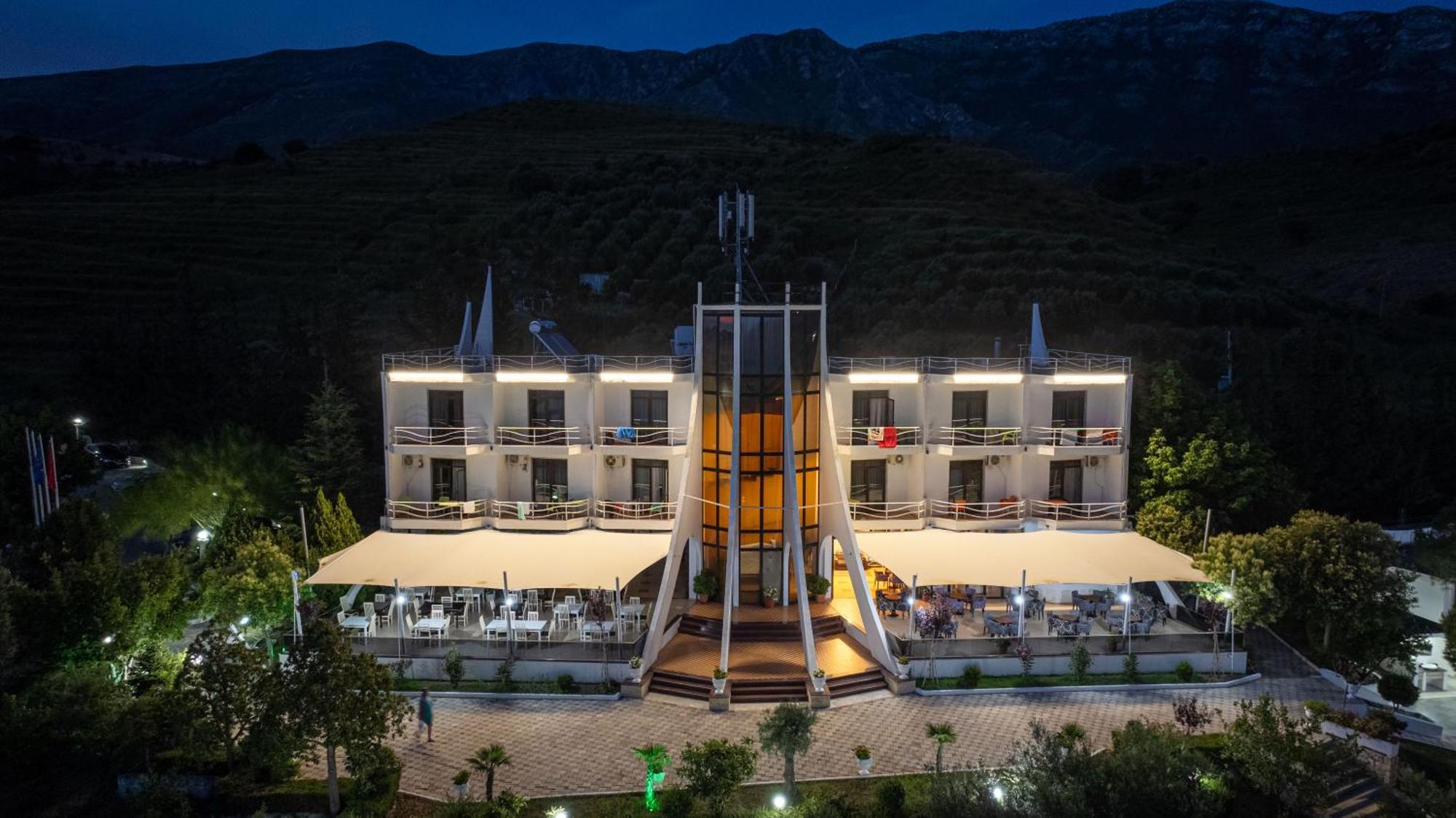 Edva Resort Radhimë エクステリア 写真