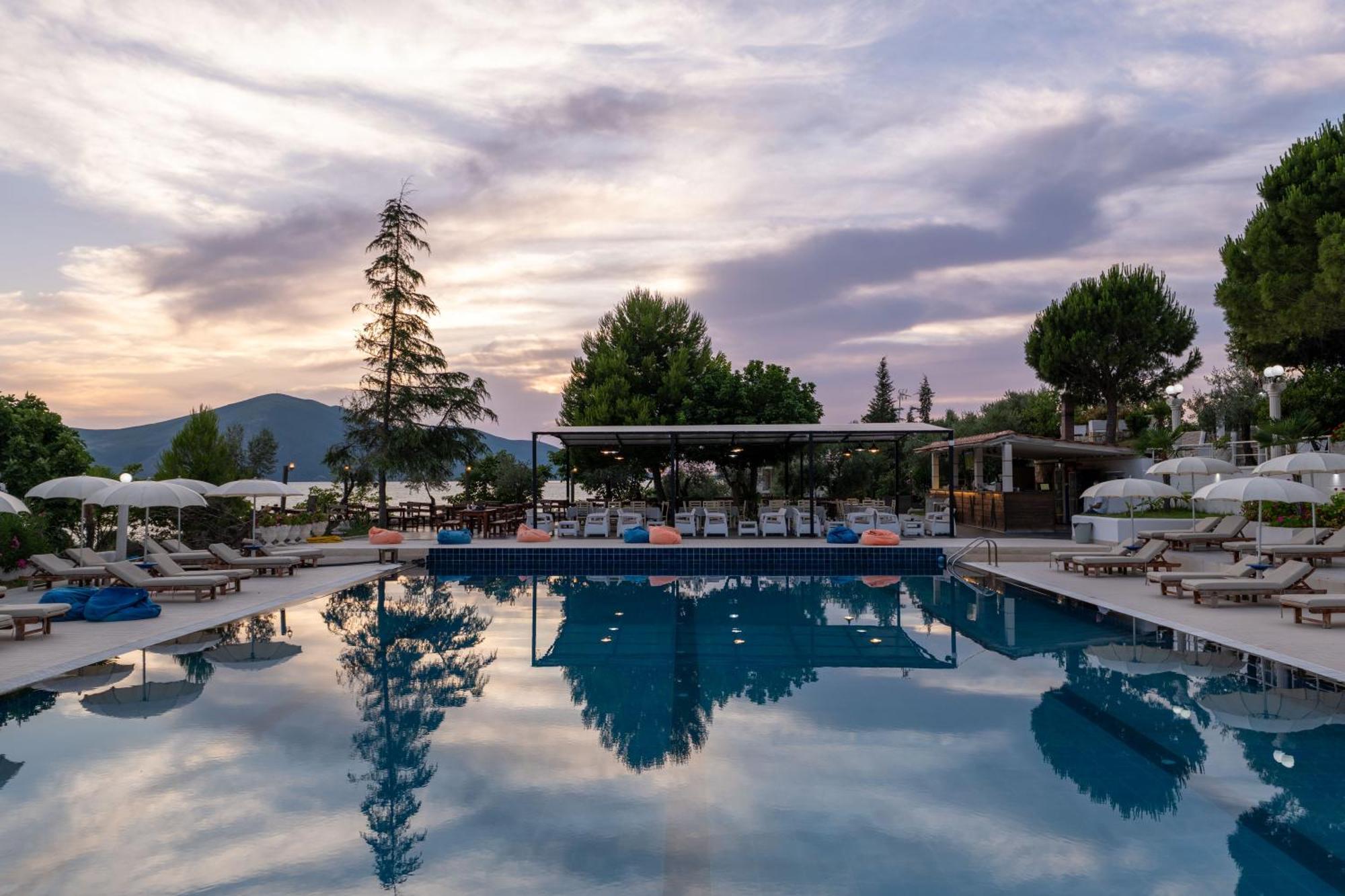 Edva Resort Radhimë エクステリア 写真