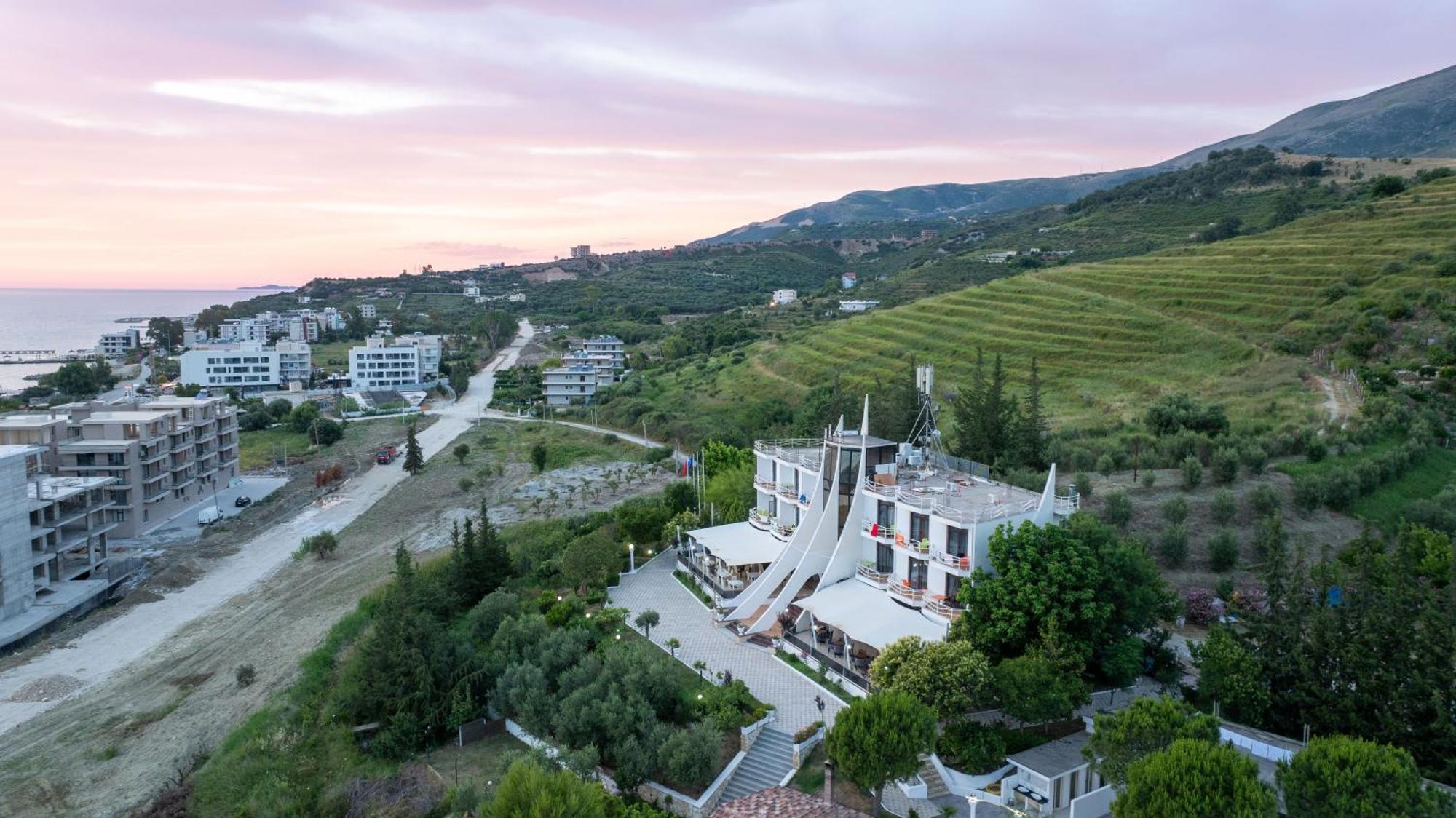 Edva Resort Vlorë エクステリア 写真