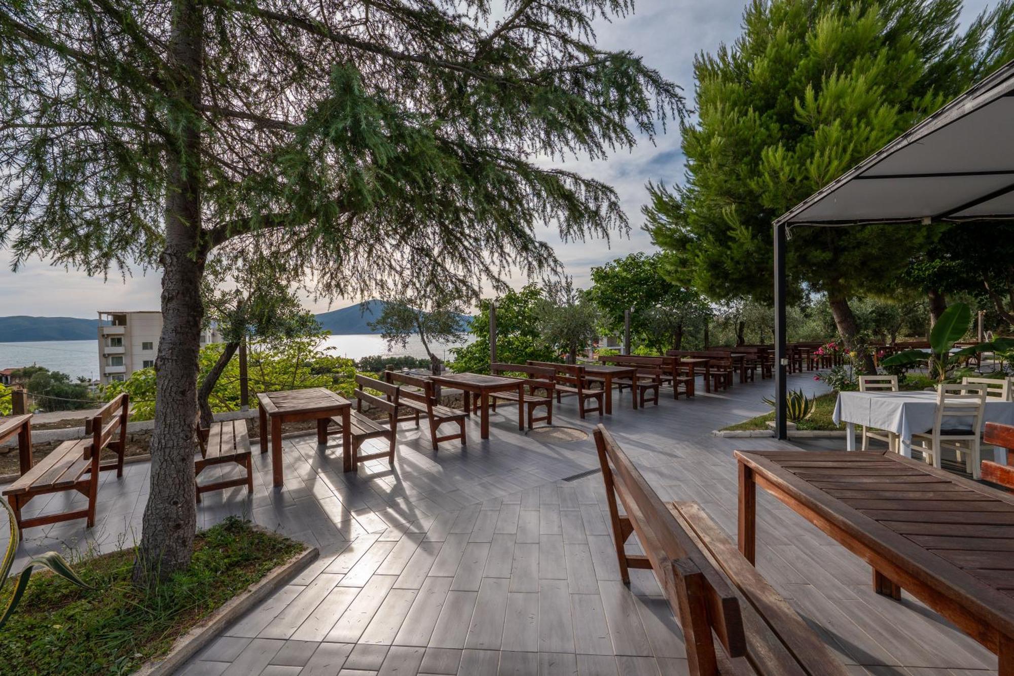 Edva Resort Radhimë エクステリア 写真