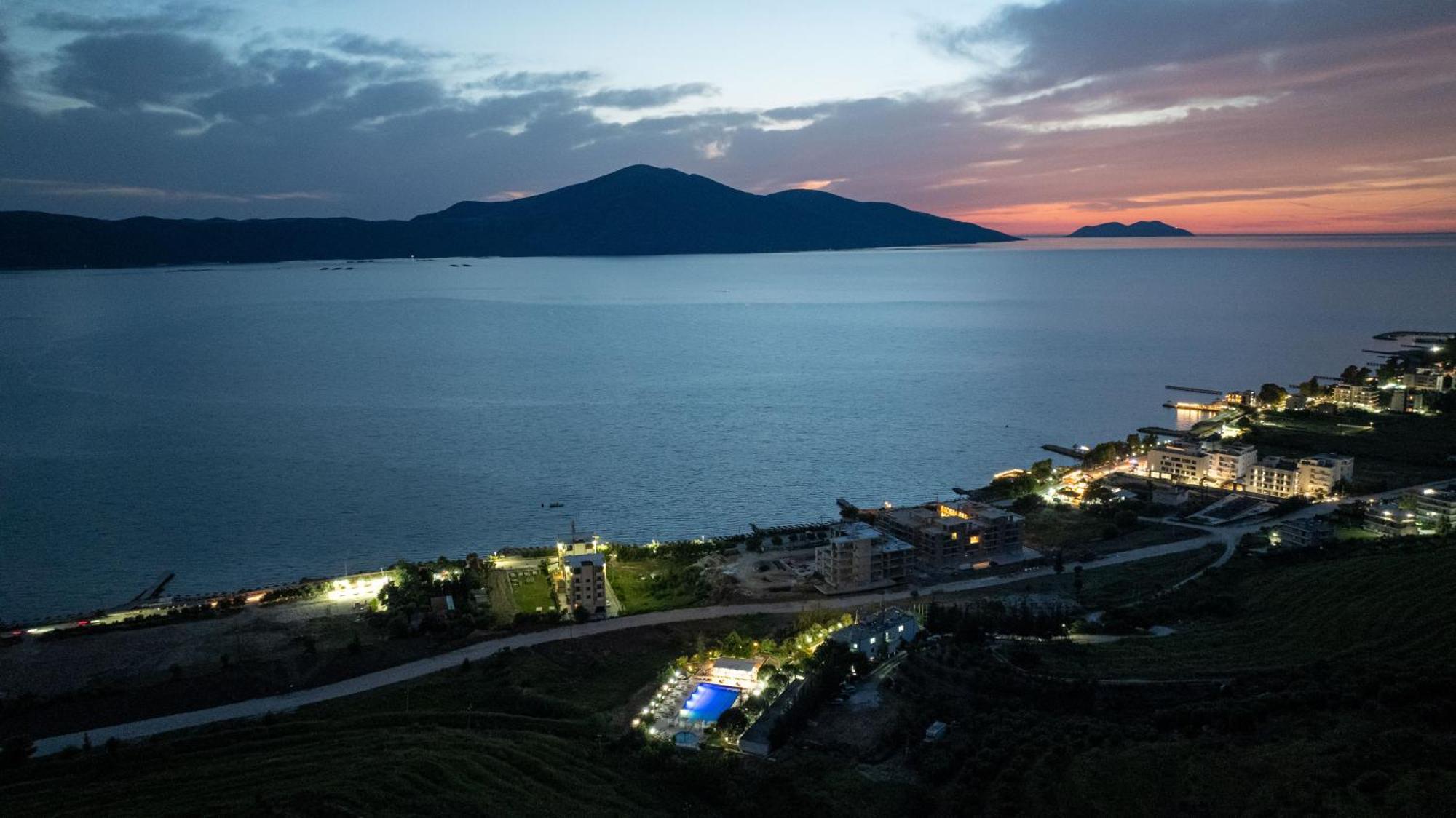 Edva Resort Radhimë エクステリア 写真