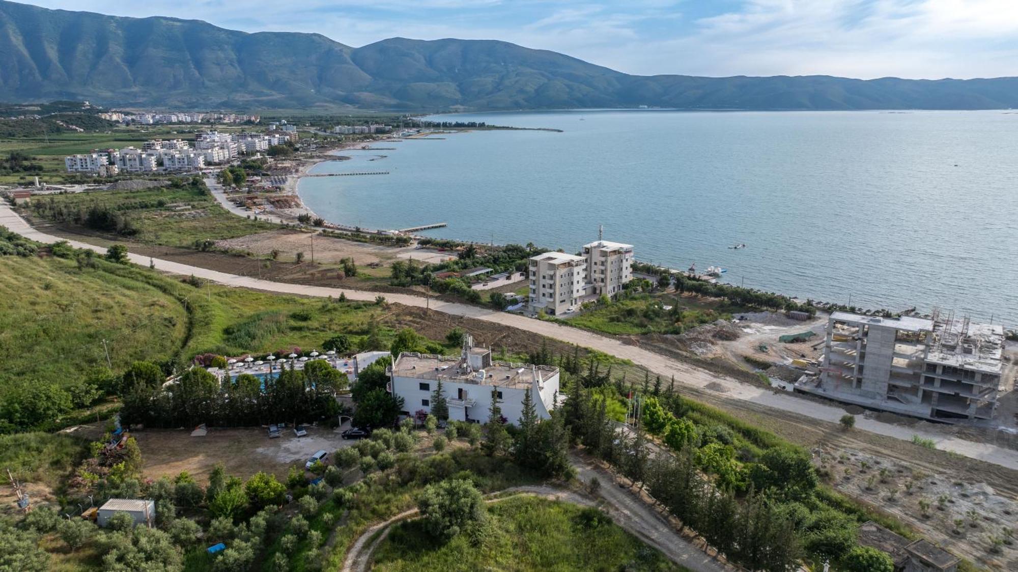 Edva Resort Radhimë エクステリア 写真