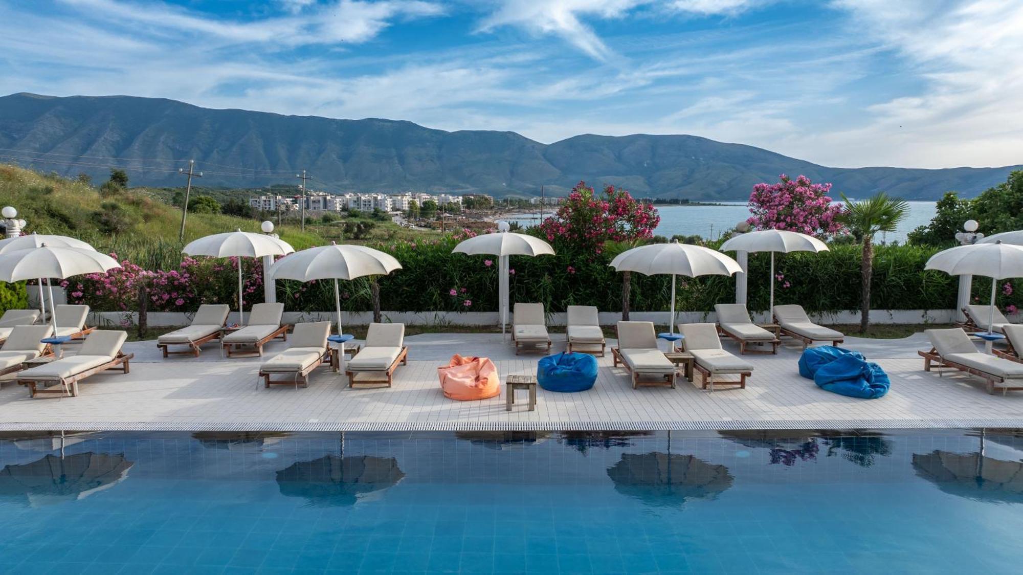 Edva Resort Radhimë エクステリア 写真
